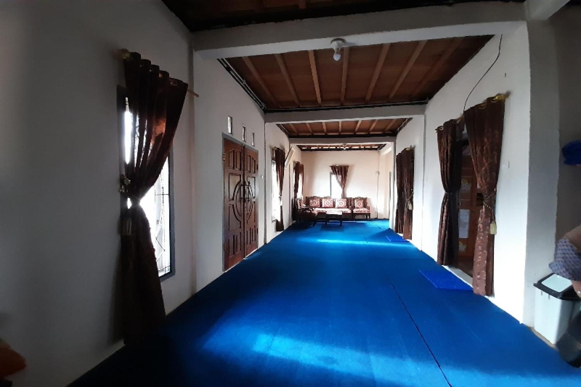 Oyo Homes 91248 Desa Wisata Banding Agung Danau Ranau Exterior foto